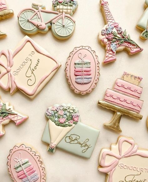 Paris Cookies, Parisian Birthday, Fancy Baby Shower, Royal Iced Cookies, Cookies Theme, Paris Birthday, Set Love, Bridal Shower Food, Pretty Cookies