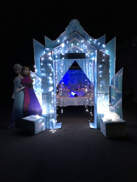 Frozen Trunk or treat Frozen Castle Trunk Or Treat, Frozen Halloween Decorations, Castle Trunk Or Treat Ideas, Elsa Trunk Or Treat, Frozen Yard Decorations, Winter Wonderland Trunk Or Treat, Disney Castle Trunk Or Treat, Frozen Musical Set, Elsa Castle Diy