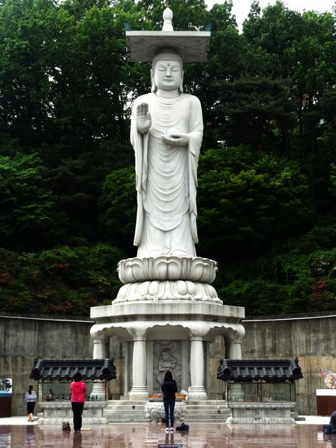 Bongeunsa temple Seoul Bongeunsa Temple, Korea Travel, South Korea, Seoul, Greek Statue, Temple, Statue, Travel, Quick Saves