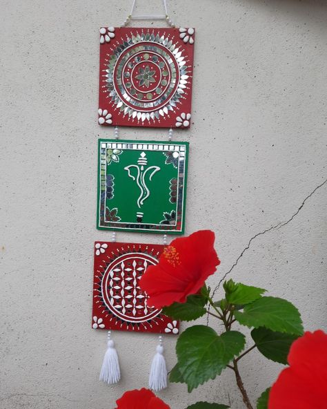 Diy Entrance, Lippon Art, Entrance Wall, Lehenga Suit, Lippan Art, Mirror Crafts, Craft Kids, Door Entrance, Clay Wall Art