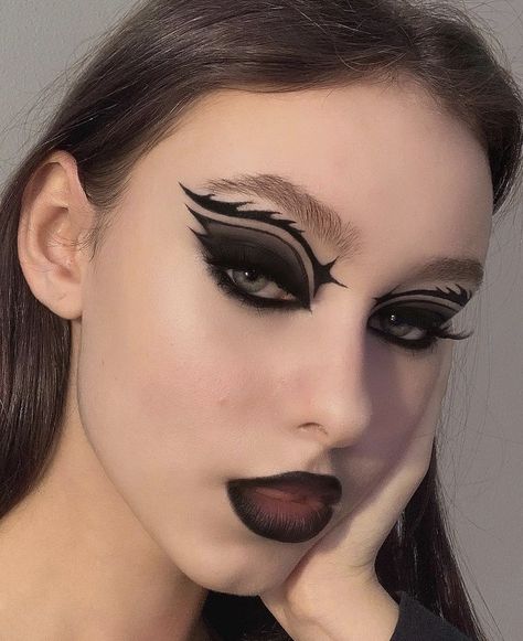 Edgy Makeup Looks, Eye Makeup Designs, Edgy Makeup, Gothic Makeup, Eye Makeup Art, Grunge Makeup, Luxury Makeup, Professional Makeup Artist, Makeup Designs