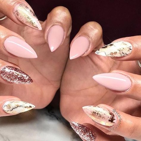 When you want that #glitter and that shimmer! P.S. That #stiletto shape is . Featured #naildesign by @scarlettsnails . Pink Foil Nails, Rose Gold Nails Acrylic, Gold Gel Nails, Texas Nails, Blush Pink Nails, Glitter Blush, Fingernails Painted, Girls Nail Designs, Mauve Nails