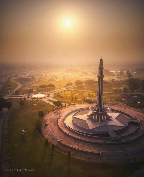 Lahore Pakistan Minar E Pakistan, Pakistan Wallpaper, Pakistan Pictures, Pakistan Tourism, Urban Project, Pakistan Culture, Pakistan Day, Pakistani Culture, Pakistan Independence