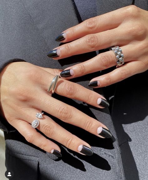 Black Reverse French Nails, Basic Manicure, Reverse French Nails, Vampy Nails, Black French Tip Nails, Half Moon Manicure, Clear Nail Designs, Make Nails, Reverse French