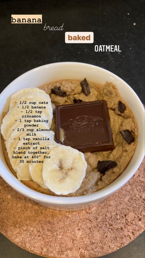 Banana Bread Oatmeal Recipe, Baked Oats Recipes Healthy, Banana Baked Oats, Banana Bread Baked Oats, Healthy Protein Desserts, Banana Bread Baked Oatmeal, Baked Oats Recipe, Oatmeal Banana, Chocolate Oats