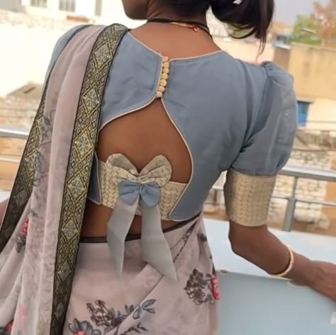 Women Suit Back Neck Design, Shirt Collar Blouse Designs, Trendy Blouses Designs, Boat Neck Blouse Designs Latest Back, Suit Back Neck Design, Blouse Front Neck Designs, Back Neck Blouse Designs, Exclusive Blouse Designs, Saree Pallu