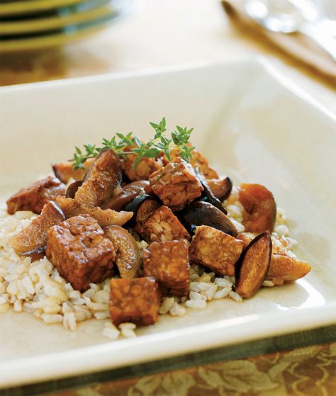 Slow Cooker Tempeh Braised with Figs and Port Wine Rationing Recipes, Vegetarian Freezer Meals, Vegan Slow Cooker Recipes, Vegan Crockpot, Vegan Slow Cooker, Tempeh Recipes, Vegan Entree, Quick Dinners, Slow Cooker Dinner