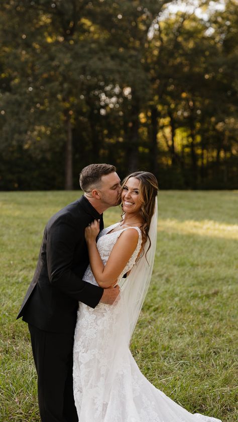 Backyard Wedding In Tennessee | Couples Posing Ideas | Nashville Wedding Photographer | This backyard spring wedding was filled with outdoor wedding ceremony ideas and intimate moments. Get inspired by wedding dress photo ideas, bridal photo inspiration, outdoor wedding photo ideas and playful bride and groom photography. Book Cayleigh for your wedding at cayleighely.com Backyard Wedding Photoshoot, Fall Wedding Poses Photo Ideas, Backyard Wedding Reception Photos, Backyard Wedding Ceremony Photography, Pasture Wedding Photos, Backyard Wedding Portraits, Wedding Photo Ideas Country, Backyard Wedding Picture Ideas, Outdoor Wedding Ceremony Photography