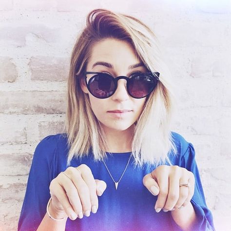 The Wob Lauren Conrad Hair, Super Hair, Cut Her Hair, Popular Haircuts, Trendy Hair Color, Trendy Haircuts, New Haircuts, Accessories Glasses, Medium Hair Cuts