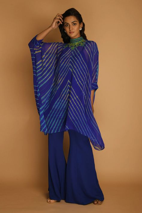 Silk Coord Sets For Women, Aza Fashion Outfits 2023, Indian Fashion 2023, Stylish Kaftan Dresses, Coordinate Sets, Blue Kaftan, Andong, Kaftan Tops, Kaftan Tunic