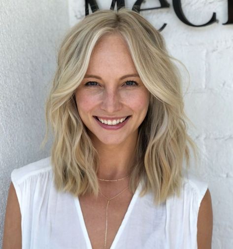 Ash Blonde Choppy Lob Trendy We Fryzurach, Wispy Hair, Shoulder Length Bob, How To Cut Bangs, Balayage Blonde, Lustrous Hair, Modern Haircuts, Lob Haircut, Haircuts For Fine Hair