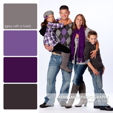 Portrait Palette, Meme Food, Picture Purple, Food Meme, Portrait Outfits, Family Photos What To Wear, Family Portrait Outfits, Family Photo Colors, Future Photos