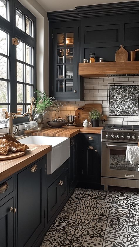 Small Dark Kitchen Ideas, Dark Grey Kitchen Cabinets, Moody Kitchen, Dark Grey Kitchen, Black Kitchen Cabinets, Classic Kitchen, Grey Kitchen Cabinets, Boho Kitchen, Kitchen Inspiration Design