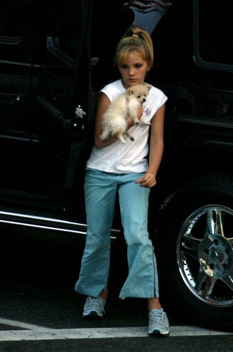 Celebrity People, Lynn Spears, Zoey 101, Jamie Lynn Spears, Jamie Lynn, 00s Fashion, Childhood Nostalgia, Jennie Kim Blackpink, 90s 2000s