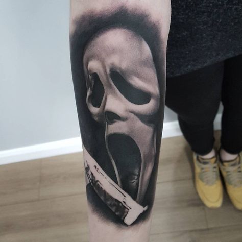 ~Scream~ Scream Tattoos, Scream Tattoo, Michael Myers Tattoo, Mask Tattoos, Horror Sleeve, Horror Tattoos, Horror Movie Tattoos, Culture Tattoos, Horror Mask