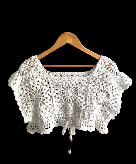 White Crochet Top With Granny Square For Vacation, Fitted White Crochet Top With Granny Square, Fitted Casual Crochet Top With Granny Square, Fitted Cotton Crochet Top With Granny Square, Crochet Lace Granny Square Top, Crochet Spring Top, Granny Square Crop Top, Square Crop Top, Bolero Haken