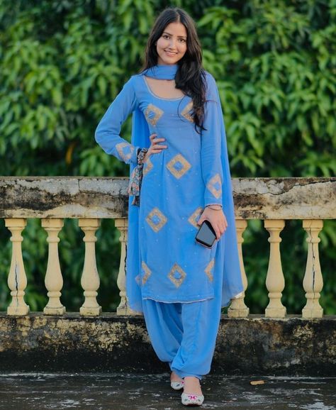 Punjabi Suits For Women, Party Wear Suit Design, Rajdeep Kullar, New Party Wear Dress, Suits Design Latest, Punjabi Suit Design, Ceremony Outfit, Haldi Ceremony Outfit, Beauty Crush