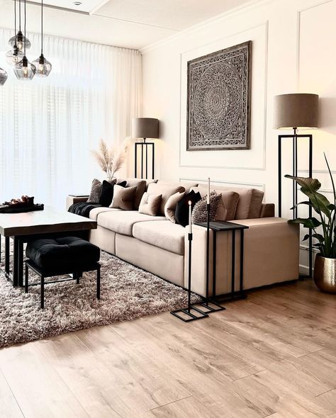 Living Room Inspiration Apartment, Black Living Room Decor, Interior Tips, Modern Living Room Decor, Gold Living Room, Apartment Living Room Design, Black Living Room, Small Apartment Living Room, Neutral Living Room