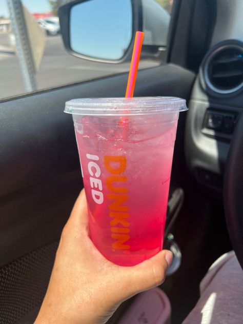 Dunkin refresher 🧡 Dragon Fruit Lemonade, Fun Summer Drinks, Strawberry Donuts, Food Therapy, Dunkin Donuts Coffee, Starbucks Drinks, Dragon Fruit, Summer Drinks, Yummy Drinks