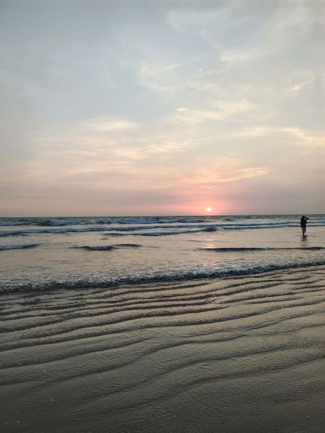 Kokan , divaegar beach sunset  (India) Indian Beach Photos, Kokan Beach, Kokan Nature, Vision Board Notebook, Beach Photo, Selfie Ideas, Cute Selfie Ideas, Beach Photos, Beach Sunset