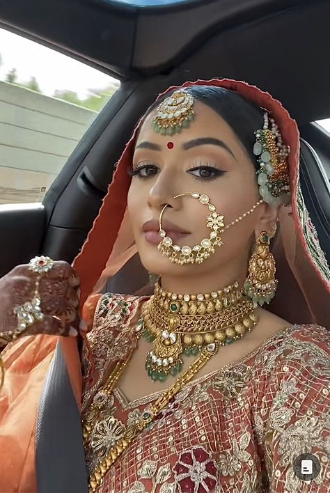 Punjabi Bride Makeup, Desi Bridal Makeup, Nath Bridal, Makeup 2024, Sikh Bride, Bridal Chura, Punjabi Fashion, Punjabi Bride, Asian Jewelry