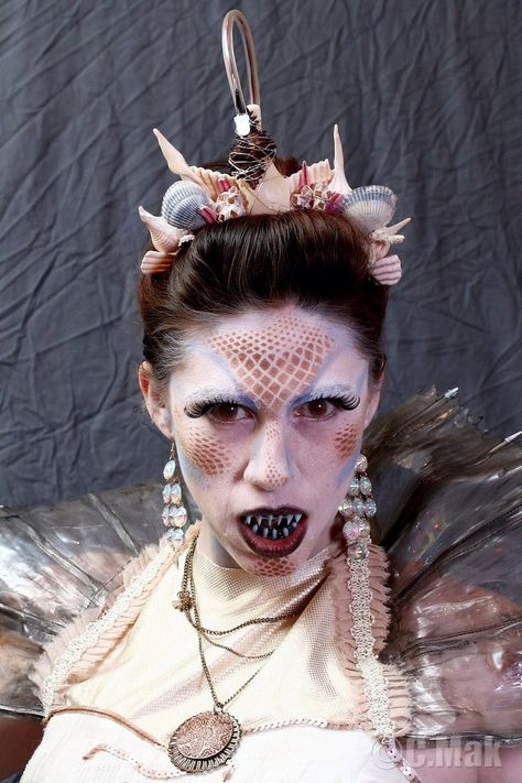 Angler Fish Makeup, Angler Fish Character Design, Angler Fish Mermaid, Angler Fish Costume, Nemo Characters, Sea Creature Costume, Fish Mermaid, Fish Makeup, Monster Makeup