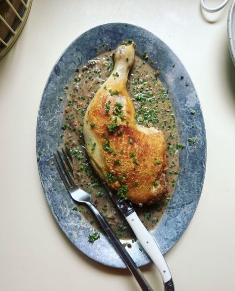 Black Peppercorn Sauce, Eat More Chikin, Peppercorn Sauce, Sauce For Chicken, Food Photography Inspiration, Roast Chicken, Vegetable Sides, Crispy Chicken, Black Peppercorn