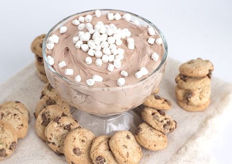 Hot Cocoa Cheesecake Dip - The perfect dip for your cookies! It's filled with tiny marshmallows and hot cocoa flavor. It has the perfect mousse texture too! Hot Cocoa Cheesecake, Cocoa Dip, Cheesecake Dip, Sweet Dips, Dessert Dips, Buffalo Chicken Dip, Monkey Bread, Köstliche Desserts, Christmas Snacks