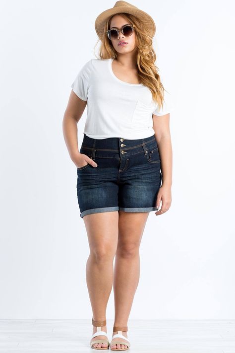 4-600x900 20 Ideas on How to Wear High Waisted Shorts for Plus Size  Women Plus Size Shorts Outfit, How To Wear Shorts, High Waisted Shorts Outfit, Best Shorts, Jean Short Outfits, Below The Knee Dresses, Plus Size Summer Outfits, Curvy Style, Jeans Outfit Summer