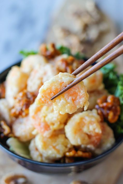 Honey Walnut Shrimp Resep Seafood, Walnut Shrimp, Cibo Asiatico, Honey Walnut, Honey Walnut Shrimp, Shrimp Dishes, Think Food, Idee Pasto Sano, Fish Dishes