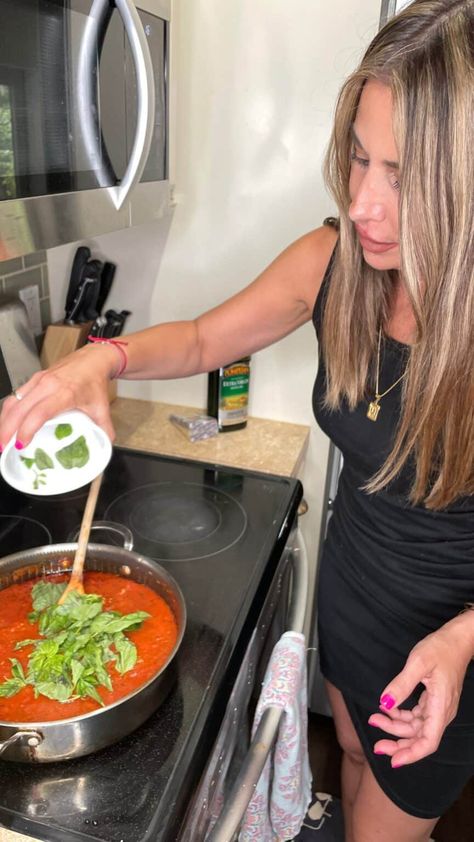 marinara and basil Pork Milanese, Best Marinara Sauce, Pecorino Romano Cheese, Pecorino Romano, Marinara Sauce Homemade, Romano Cheese, How To Peel Tomatoes, Baked Macaroni, Italian Bread