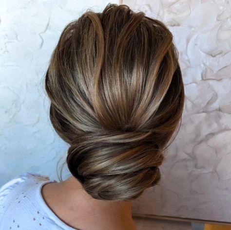 Put Together Formal Chignon Svecane Frizure, Trendy Updo Hairstyles, Occasion Hairstyles, Weekend Hair, Messy Hair Updo, Loose Updo, Low Bun Hairstyles, Hair Adviser, Special Occasion Hairstyles