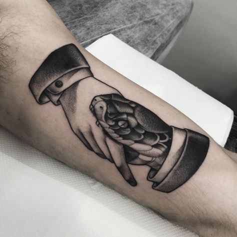 Acab Tattoo, Old School Tattoo Sleeve, Cool Half Sleeve Tattoos, Serpent Tattoo, Flying Tattoo, Sharpie Tattoos, Traditional Tattoo Sleeve, Tattoo Hand, Chest Piece Tattoos