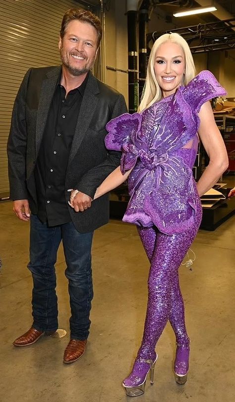 Blake Shelton and wife Gwen Stefani Gwen Stefani Blake Shelton, Gwen Stefani Pictures, Gwen Stefani No Doubt, Blake Shelton Gwen Stefani, Gwen Stefani Style, Gwen And Blake, Blake Shelton And Gwen, Gwen Stefani And Blake, Marriage Couple