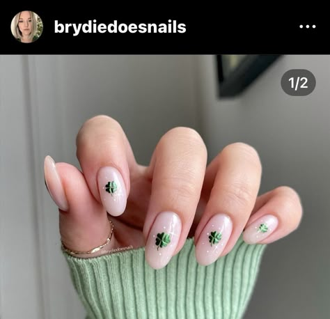 Classy Green Nails, Nail Designs St Patricks, St Patricks Day Nails Acrylic, St Patricks Day Nails Simple, St Patricks Day Nails Design, Saint Patrick Day Nails, Nails Ideas Green, St Patty Nails, St Patrick's Nails