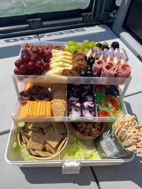 Easy Boat Snack Ideas, Shackle Box For Adults, Fishing Snack Ideas, Snack Tackle Box Ideas, Fishing Tackle Box Snacks, Tacklebox Snacks, Snacks On A Boat Ride, Snackle Box Ideas For Boat, Snacklebox Ideas Beach