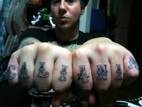 Zacky V Avenged Sevenfold A7X Hand Tattoo Images, California Tattoo, Zacky Vengeance, Knuckle Tattoos, M Shadows, Synyster Gates, Avenged Sevenfold, The Rev, Tattoo Lettering