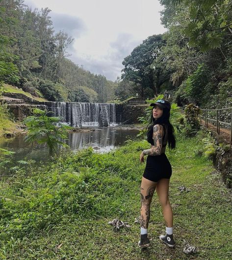 Krista Keehus, Summer Goth, Alt Outfits, Hiking Outfit, Instagram Foto, Photoshoot Poses, Photography Inspo, 30th Birthday, Fitness Inspo