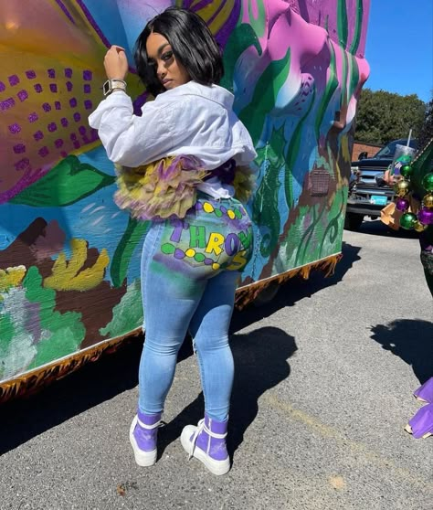 Mardi Gras Outfits New Orleans, Custom Made Outfits Black Women, Mardi Gras Outfits For Women Black, Mardi Gras Outfits Black Women, Mardi Gras Fits, Mardi Gras Jacket Diy, Mardi Gras Pants Painted, Baddie Mardi Gras Outfits, Mardi Gras Pants Diy Cajun