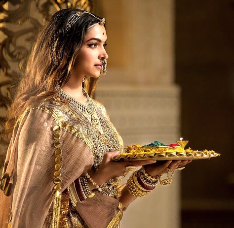 rani-padmavati: ““Deepika Padukone in Padmaavat (2018) ” ” Dipika Padukone, Rajasthani Dress, Deepika Padukone Style, Indian Photoshoot, Vintage Bollywood, Indian Aesthetic, Dress Indian Style, Indian Wedding Outfits, Indian Designer Outfits