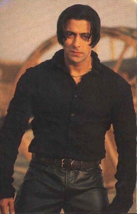 #salmankhan #bollywood #actor #magicalbabyproduct #magicalbabypro1 #magicalbabyproducts Salman Khan Young, Couple Pic Hd, Tere Naam, Beautiful Landscape Pictures, Salman Khan Wallpapers, Shah Rukh Khan Movies, Danish Men, Salman Khan Photo, Old Film Stars