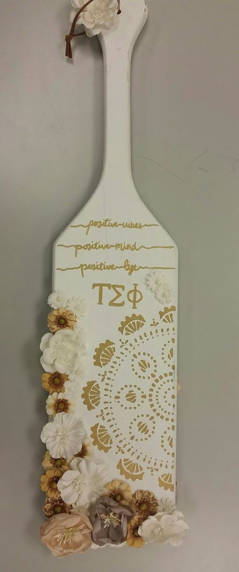 White & Gold boho sorority paddle front Boho Paddle Sorority, Theta Crafts, Paddle Ideas, Sigma Alpha Iota, Theta Phi Alpha, Sorority Paddles, Phi Sigma Sigma, Alpha Sigma Tau, Sorority Crafts