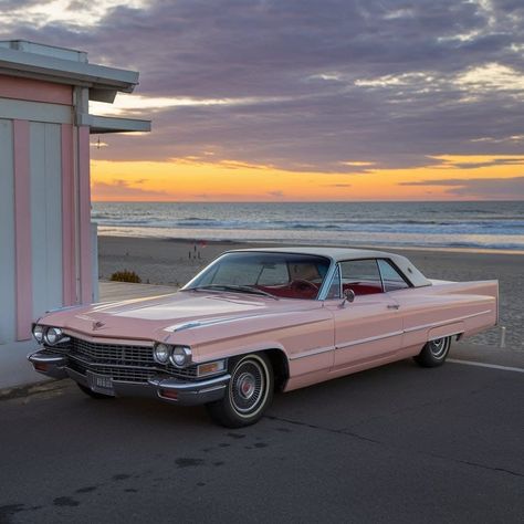 Cute Old Cars, Pastel Cadillac, 50s Convertible, Old Fashion Cars, Pink Cadillac Vintage, Pink Impala, 1959 Pink Cadillac, Pink Honda, Vintage Car Aesthetic