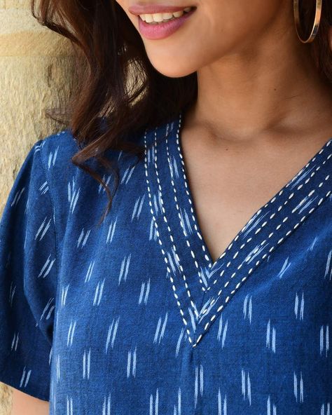 V Neck Kurti Design, Salwar Neck Designs, Churidar Neck Designs, Simple Kurta Designs, Designer Kurti Patterns, Simple Kurti Designs, Neck Designs For Suits, Kurti Designs Latest, Kurti Neck