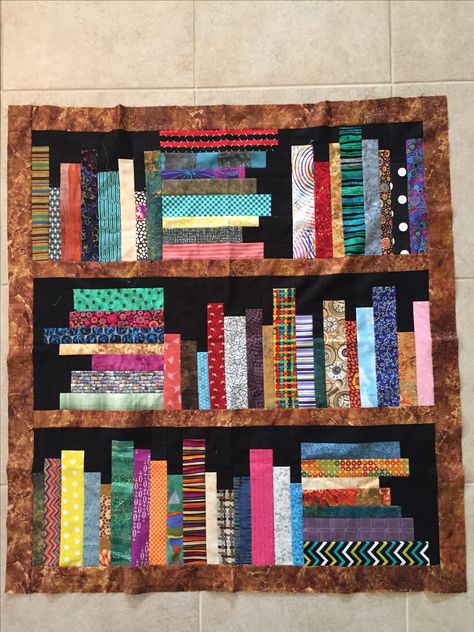 Bookcase Quilt Ideas, Bookcase Quilt Pattern, Library Quilts, Bookshelf Quilts, Bookcase Quilts, Book Quilts, Bookshelf Quilt, Bookcase Quilt, Quilt Hanger