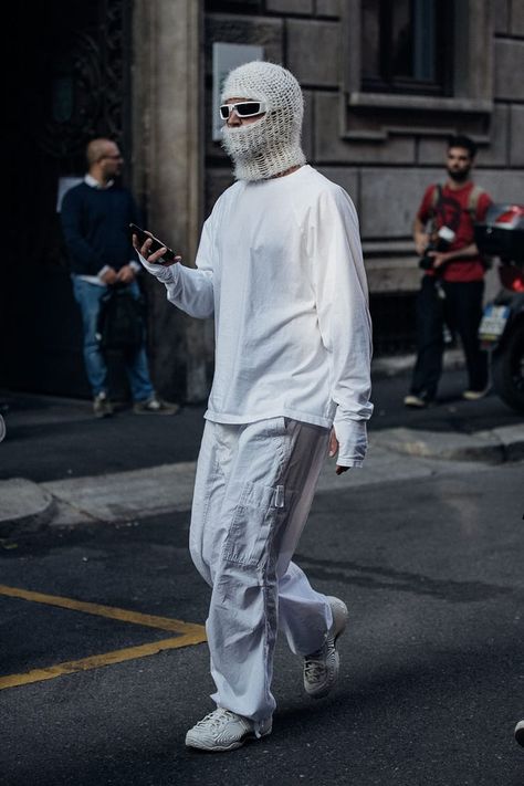 Ss23 Street Style, Fashion Week Ss23, Kanye Fashion, Milan Fashion Week Men, Street Style 2023, Aesthetic Fit, Trendy Outerwear, Style 2023, Street Snap