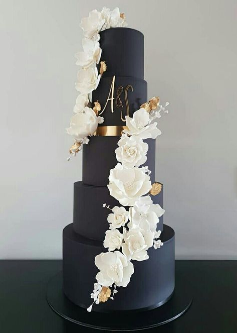 Black Wedding Cake, Vintage Pasta, Black And Gold Wedding, Big Wedding Cakes, Fondant Wedding Cakes, Black Wedding Cakes, Winter Wedding Cake, Lace Wedding Cake, Floral Wedding Cakes