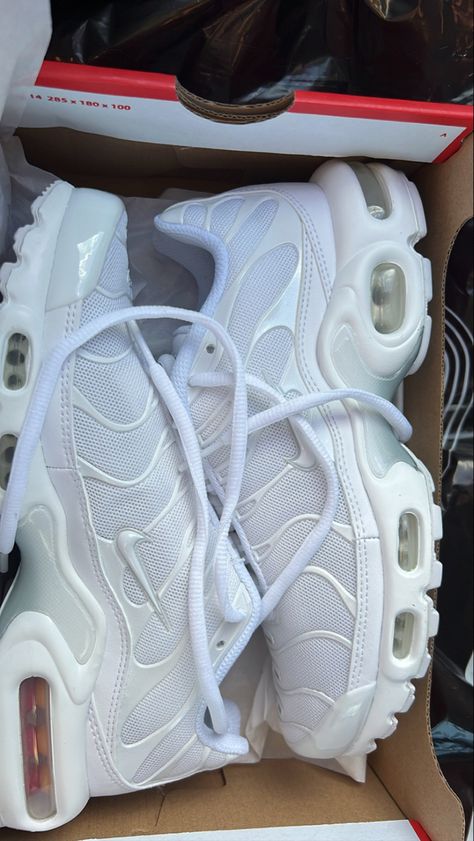 #white #nike #pure #platinum Nike Tn White, Nike White Shoes, Tn White, Looks Hip Hop, Pretty Sneakers, Nike Tn, Trendy Shoes Sneakers, Dr Shoes, Pretty Shoes Sneakers