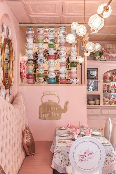 The Perfect Birthday Treat at an English Tea Room | Life at Bella Terra Tea Room Decor Ideas, English Rose Tea Room, Tea Rooms Ideas, English Tea Room Decor, London Tea Room, English Tea Shop, Tea Room Interior Design, Cute Tea Shop, Tea Cafe Design