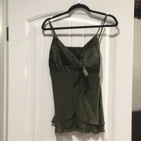 This Tank Top Is New Without Tags. It Is Silk And An Olive Green That Is Much Prettier Than The Pictures. It Is Very Feminine. Olive Green Clothing, Olive Clothes, Earth Tone Clothes, Scarah Screams, Dark Green Top, Olive Clothing, Olive Green Top, Dream Aesthetic, Clothing Pieces